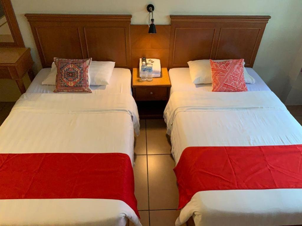 River Park Hotel Сибу Экстерьер фото